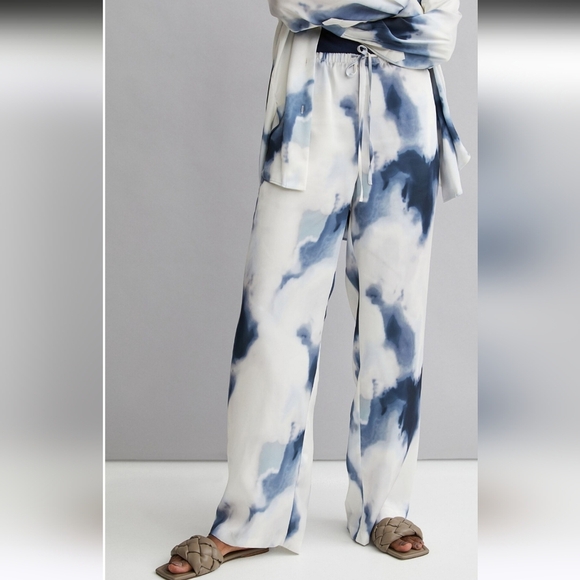 H&M Pants - H&M Wide leg satin pull on Tie-Dye Pants in white/blue. Size Medium